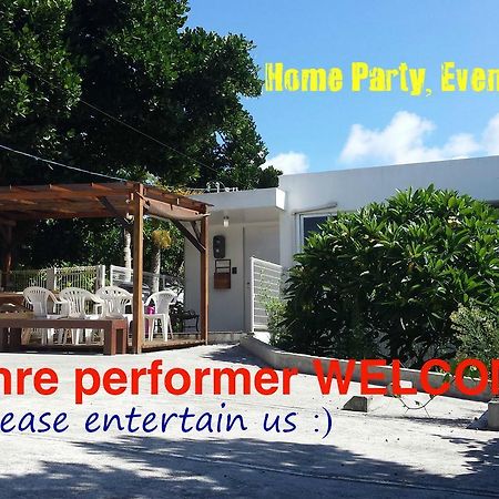 Holiday House Ryukyu-An "Music Hostel" Йомитан Экстерьер фото