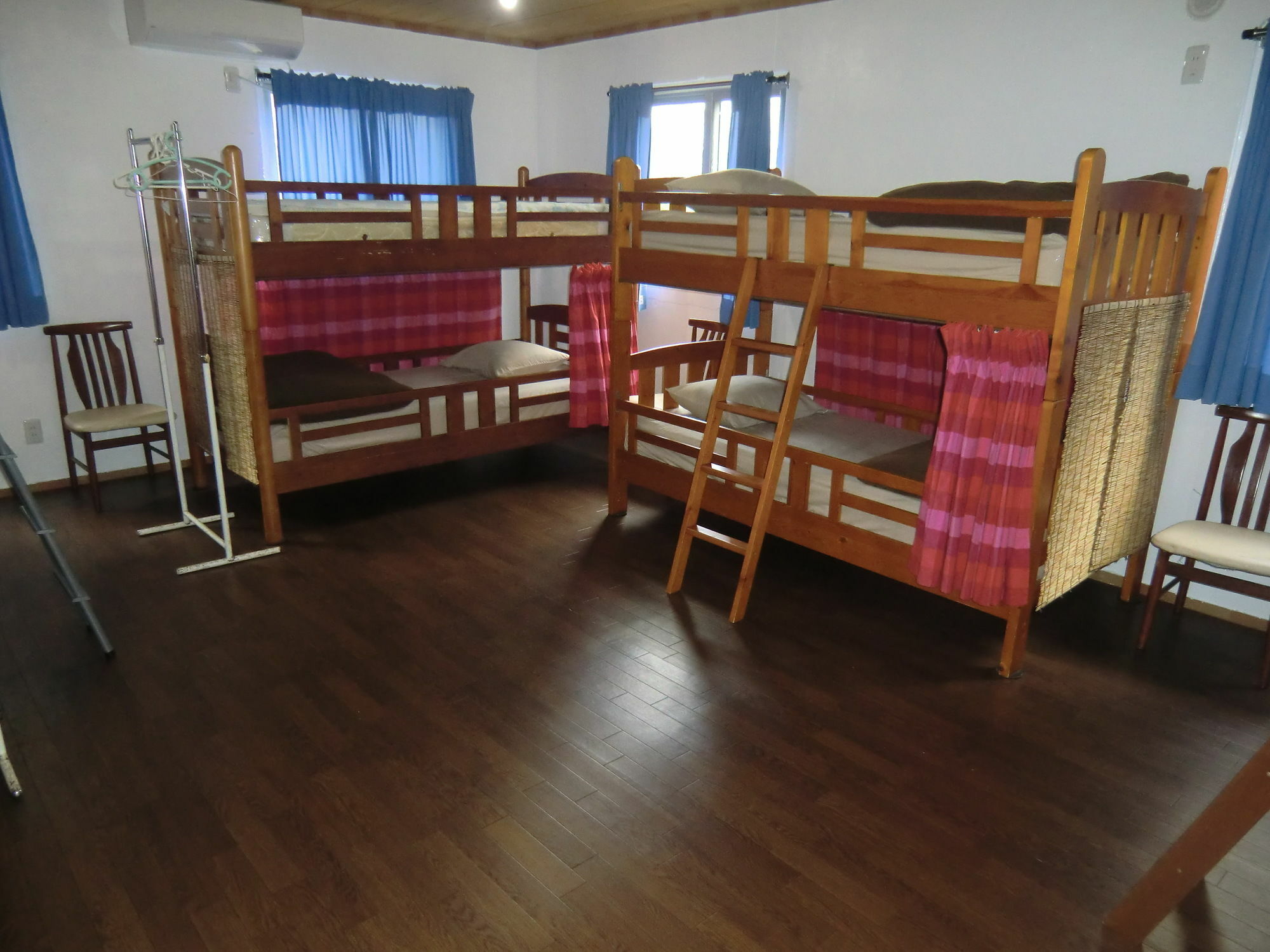 Holiday House Ryukyu-An "Music Hostel" Йомитан Экстерьер фото